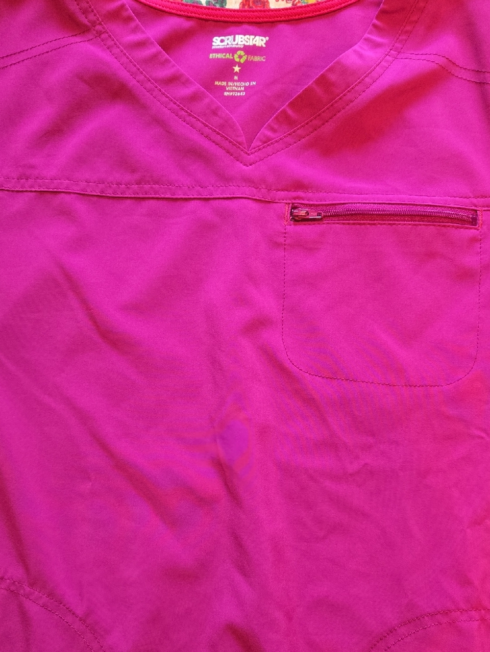 NWOT MEDIUM Scrubstar Fuchsia V-Neck Medical Scrub Top with Zipper Pocket